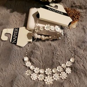 Napier Flower Necklace and Bracelet